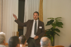 Jozef Kováč prezentoval činnosť Tekovskej hvezdárne v Leviciach. (Foto: Pavol Rapavý)