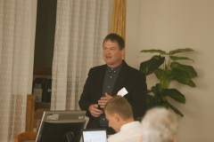 Stanislav Kaniansky demonštroval ako môže byť astronómia zábavná.  (Foto: Pavol Rapavý)
