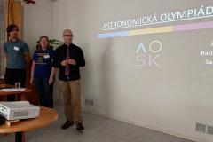 Radovan Lascsák, Jana Švrčková a Samuel Amrich počas prezentácie "Astronomickej olympiády" (Foto: Rudolf Gális)